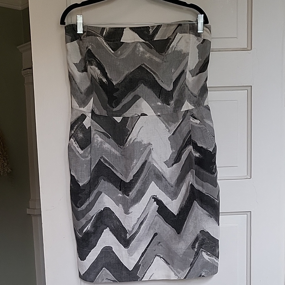 Banana Republic Black and Gray Zigzag Pencil Skirt